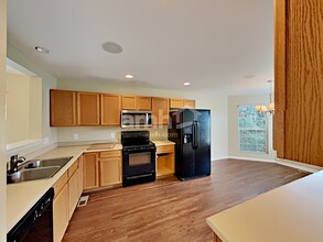394 Tumbleweed Dr in Brighton, CO - Building Photo - Building Photo