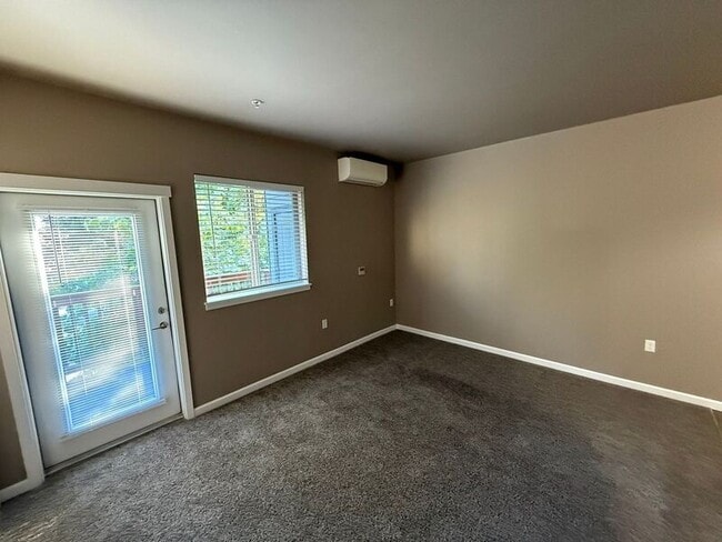 4255 Hawthorne Ave NE in Salem, OR - Building Photo - Building Photo
