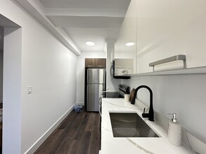 1553 W Hollywood Ave in Chicago, IL - Building Photo - Building Photo