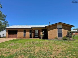 4610 N Eden Hills Cir in Wichita Falls, TX - Building Photo