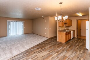 Sunrise Apartments in Sioux Falls, SD - Building Photo