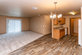 Sunrise Apartments in Sioux Falls, SD - Foto de edificio - Interior Photo