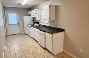 6903 Sea Turtle Cir in Navarre, FL - Building Photo - Building Photo
