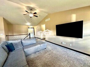 9664 Alderwood Dr in West Des Moines, IA - Building Photo - Building Photo