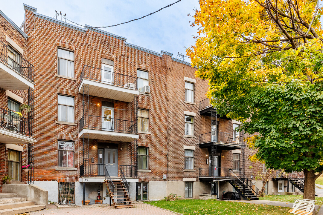 5 Lafleur Rue in Verdun, QC - Building Photo