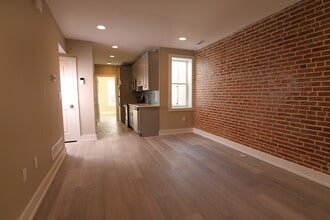 2706 Wharton St, Unit 2nd Floor B in Philadelphia, PA - Foto de edificio - Building Photo