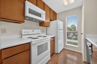 7900 N Stadium Dr in Houston, TX - Building Photo - Building Photo