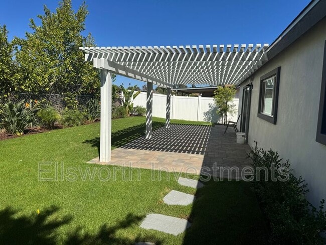3620 Mt Aladin Ave in San Diego, CA - Foto de edificio - Building Photo