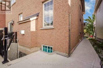 1257 Roper Dr in Milton, ON - Building Photo - Building Photo