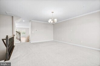 6026 Forum Sq in Frederick, MD - Foto de edificio - Building Photo