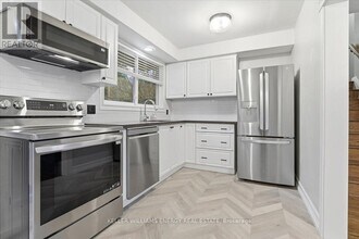 317 Central Park Blvd N in Oshawa, ON - Building Photo - Building Photo