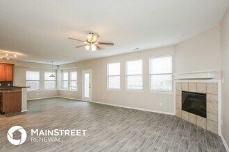 533 Crown Oaks Dr in Fort Worth, TX - Building Photo - Building Photo