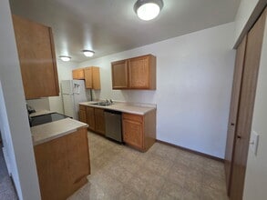 230 S Dubuque St in Solon, IA - Building Photo - Building Photo