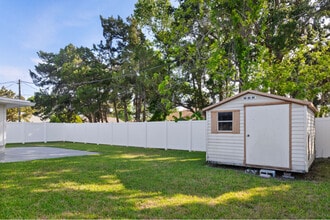 807 Scrub Oak St in South Daytona, FL - Building Photo - Building Photo