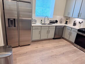 131 Eastwood St in Houston, TX - Building Photo - Building Photo