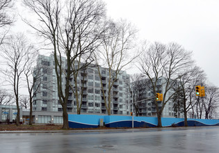 Bluwater Condominiums in Toronto, ON - Building Photo - Building Photo