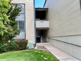 447 S Memphis Way in Aurora, CO - Building Photo
