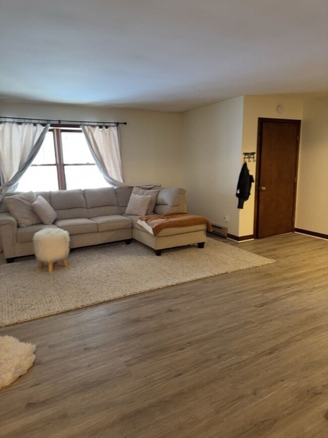 62-62 Westwood Rd in Woodbury, CT - Building Photo - Building Photo