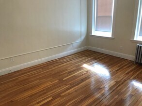 11 Vinal St, Unit 5 in Boston, MA - Building Photo - Building Photo