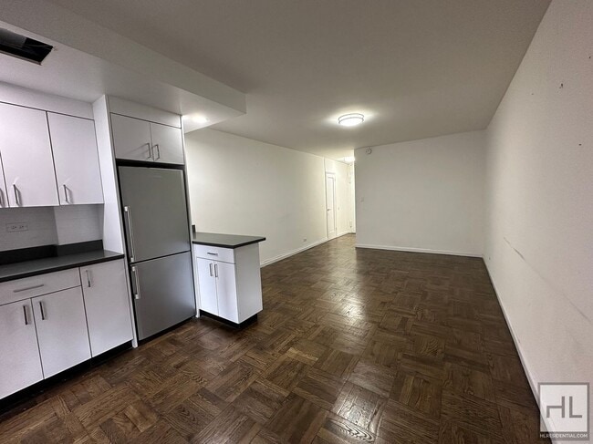 EAST 35 STREET, Unit 8C in New York, NY - Foto de edificio - Building Photo