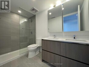 8188 Yonge St in Vaughan, ON - Building Photo - Building Photo