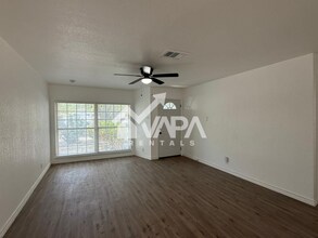 9034 Oceanview Dr in San Antonio, TX - Building Photo - Building Photo