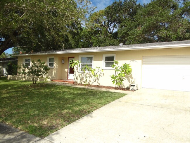 property at 1020 San Salvador Dr