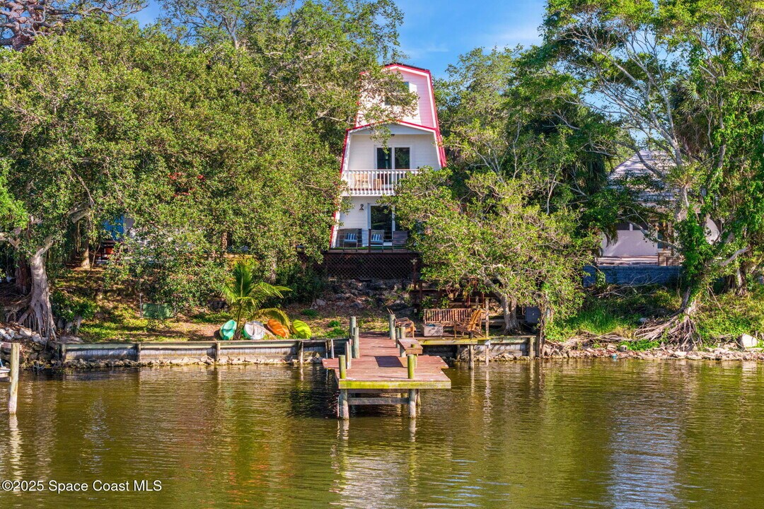 1428 Rose Ct in Melbourne, FL - Foto de edificio