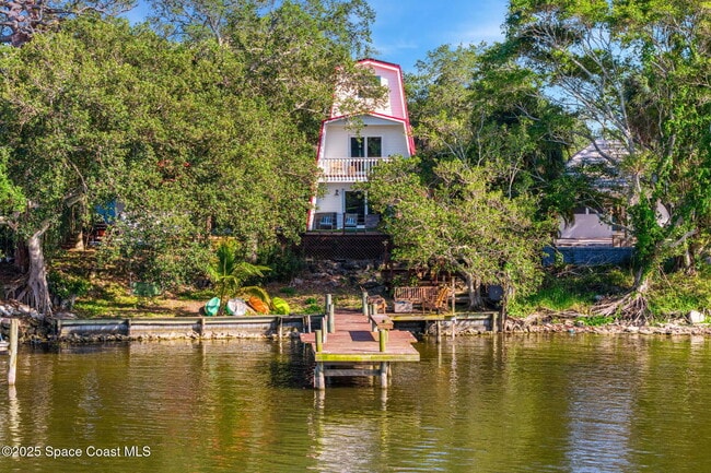 property at 1428 Rose Ct