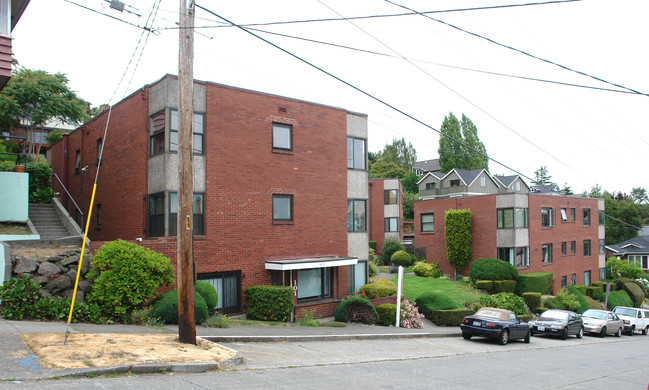 Aloha Terrace in Seattle, WA - Foto de edificio - Building Photo