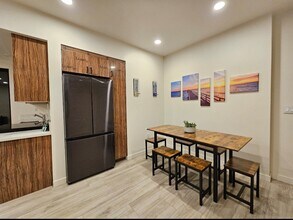 The Coronado in Silver Lake, CA - Foto de edificio - Building Photo