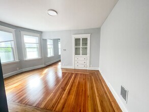 236 Nicoll St-Unit -#1 in New Haven, CT - Foto de edificio - Building Photo