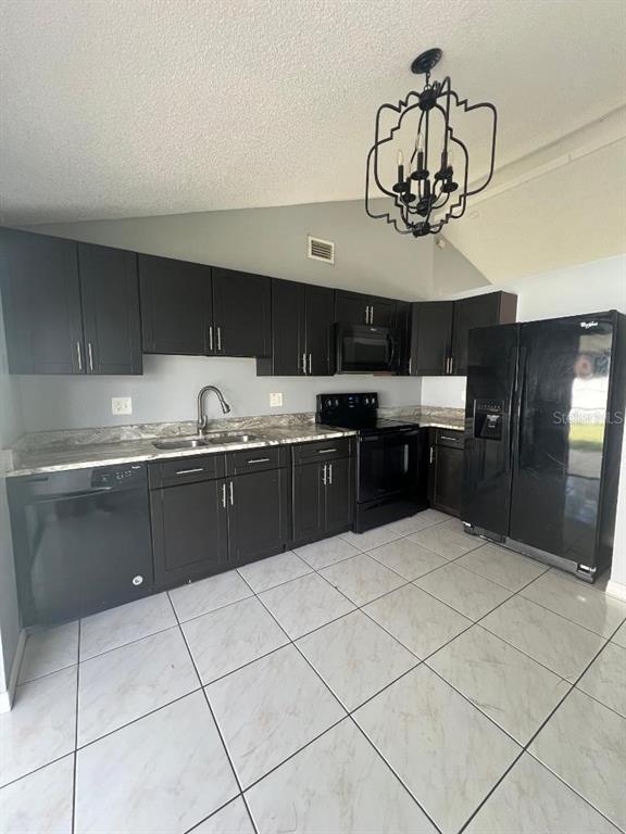 10107 Tallwood Ct in Tampa, FL - Building Photo - Building Photo