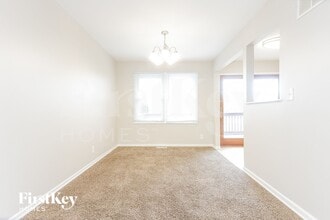 1939 Ashwood Ln in Aurora, IL - Foto de edificio - Building Photo