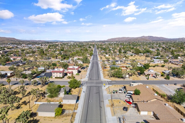 Casas Alquiler en Western Hills Ranchos, CA