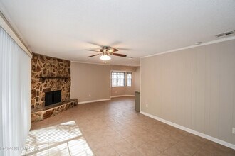 8366 Grampell Dr in Jacksonville, FL - Building Photo - Building Photo