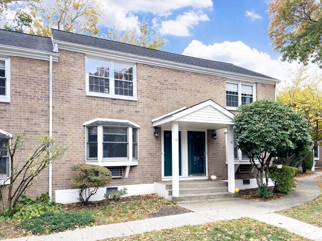 245 Sunnyridge Ave in Fairfield, CT - Building Photo - Building Photo