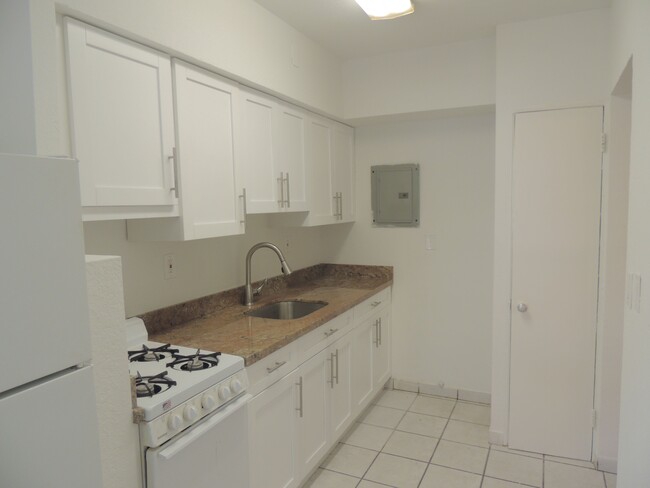 2243 Calais Dr in Miami Beach, FL - Building Photo - Building Photo