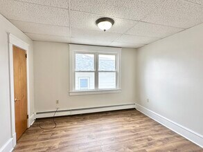 118 Main St, Unit 118 B in Kingston, PA - Foto de edificio - Building Photo