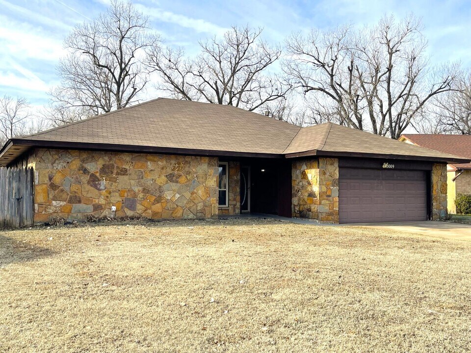 3009 Big Oak Dr in Midwest City, OK - Building Photo