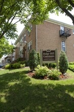 Ridge Hill Commons in Ridgefield Park, NJ - Foto de edificio - Building Photo