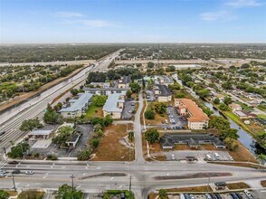 4731 NW 10th Ct in Plantation, FL - Building Photo - Building Photo