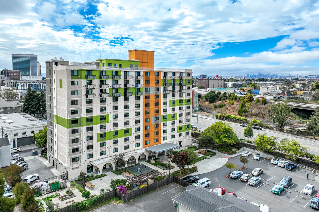 Northgate Terrace in Oakland, CA - Building Photo