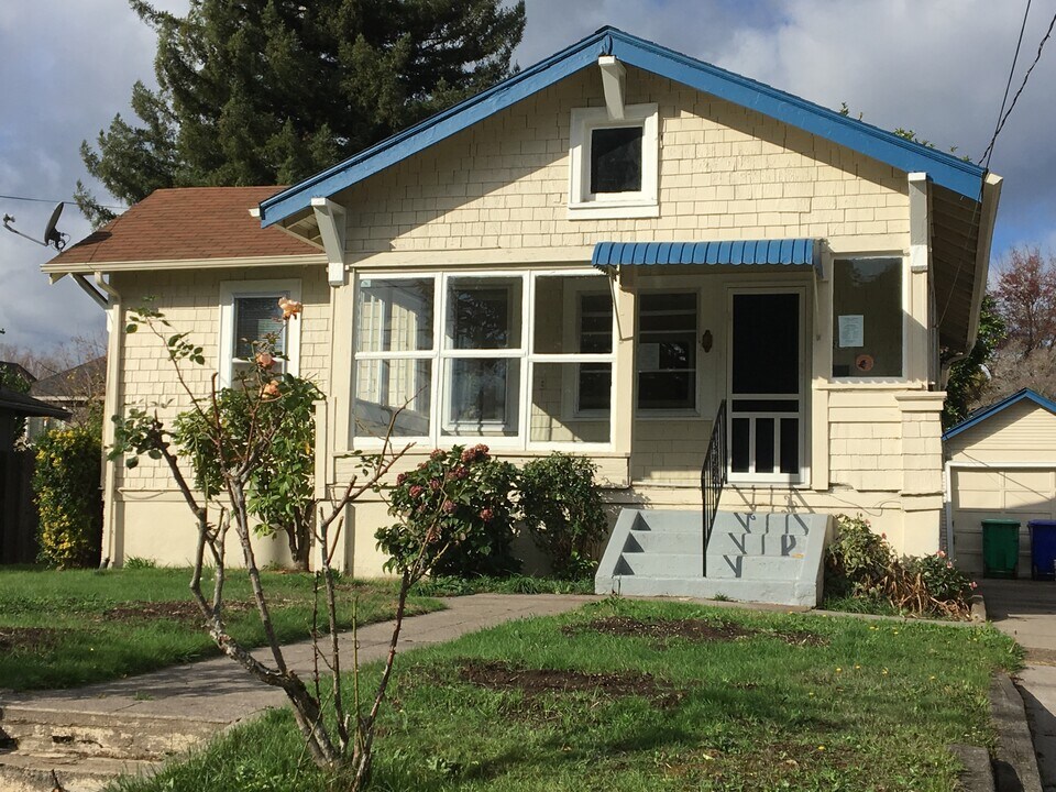 7205 N Fiske Ave in Portland, OR - Building Photo