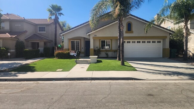 16315 Via Ultimo in Moreno Valley, CA - Foto de edificio - Building Photo