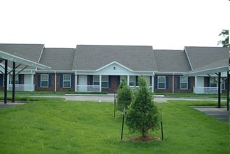 White Oak Manor in Savannah, MO - Building Photo - Building Photo