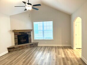 290 Foxbank Cir in Greer, SC - Building Photo - Building Photo