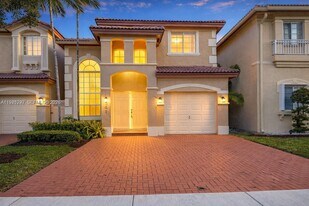 11541 NW 68th Terrace in Doral, FL - Building Photo