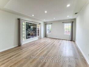 8120 Glider Ave in Los Angeles, CA - Building Photo - Building Photo