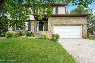 8105 Thornwood Rd in Louisville, KY - Building Photo - Building Photo